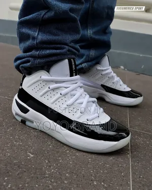 NIKE Air Jordan Max Aura 7" White/Black"Fashion Half Boots