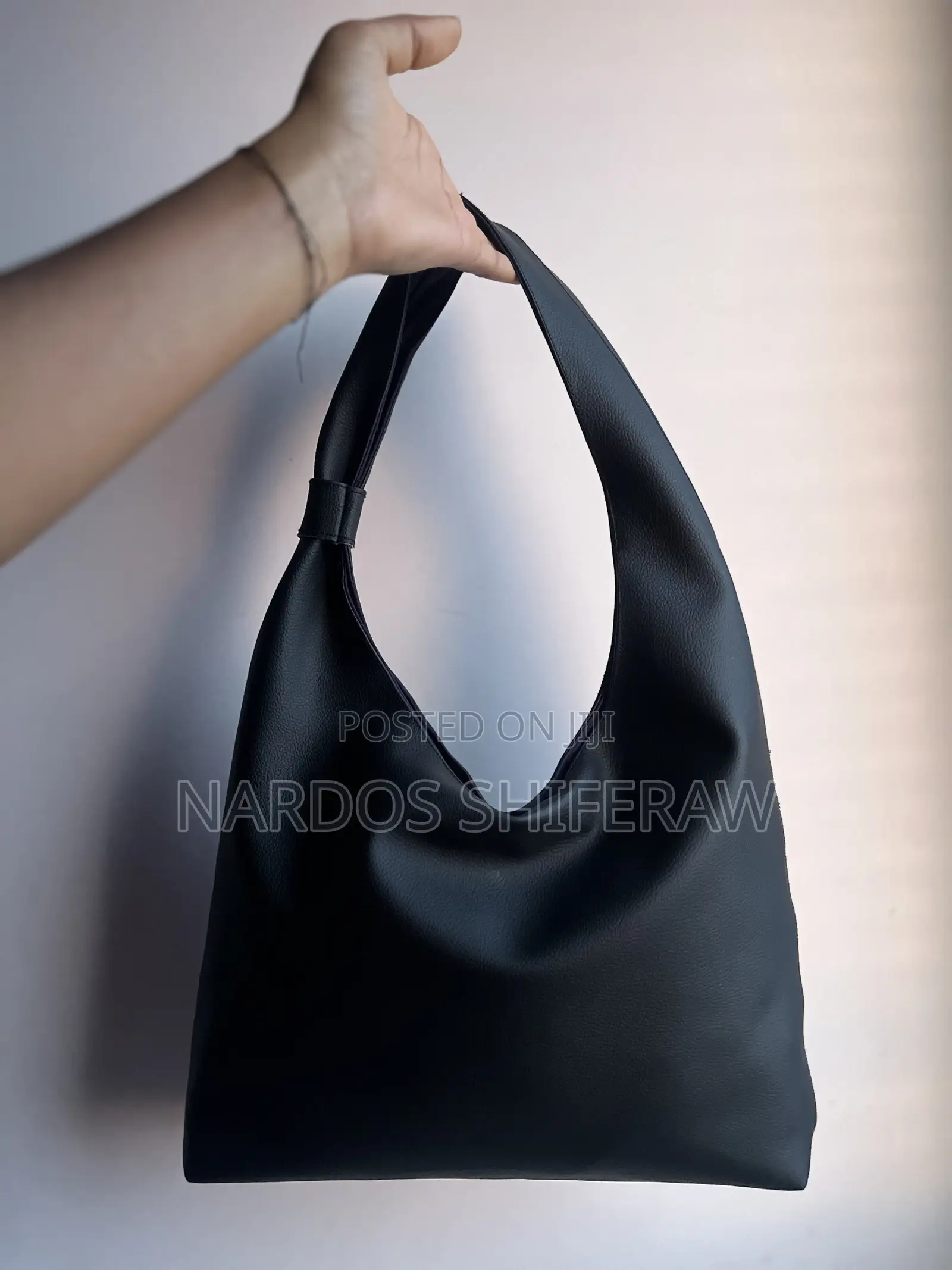 Hobo Bag (ሆቦ ባግ)