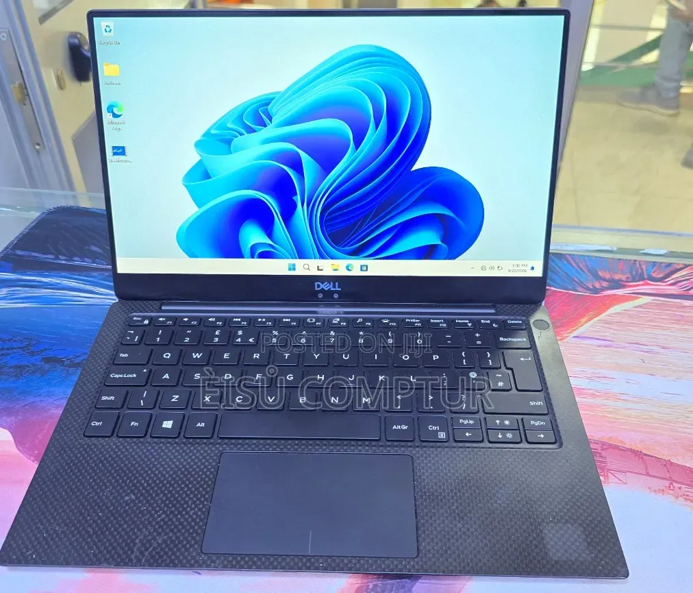 New Laptop Dell XPS 13 8GB Intel Core i5 SSD 256GB