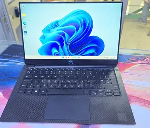 New Laptop Dell XPS 13 8GB Intel Core i5 SSD 256GB