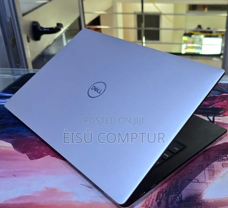 New Laptop Dell XPS 13 8GB Intel Core i5 SSD 256GB