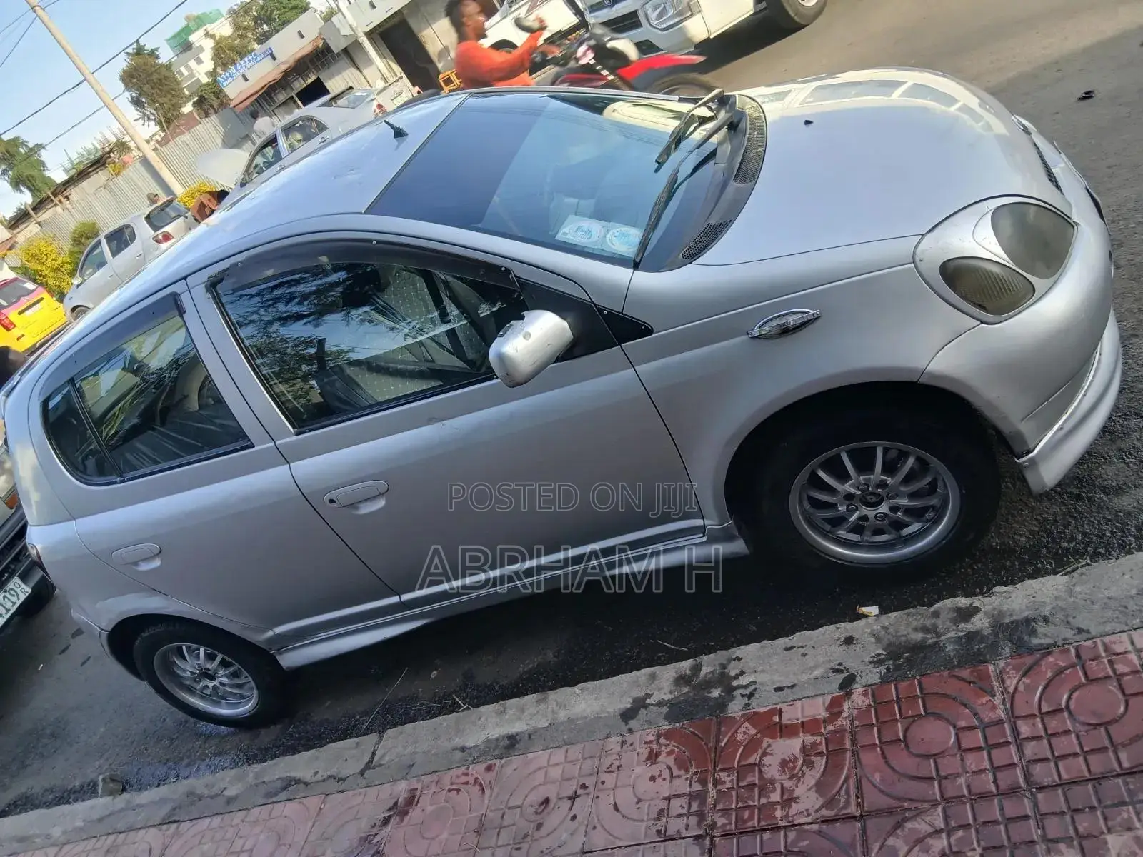 Toyota Vitz 2001 Silver