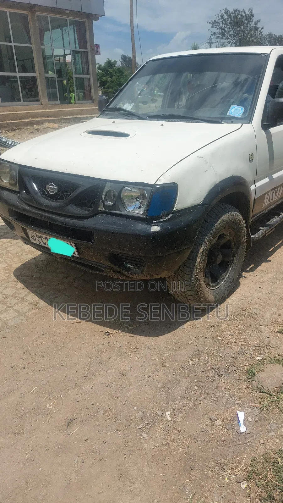 Nissan Patrol 2000 White