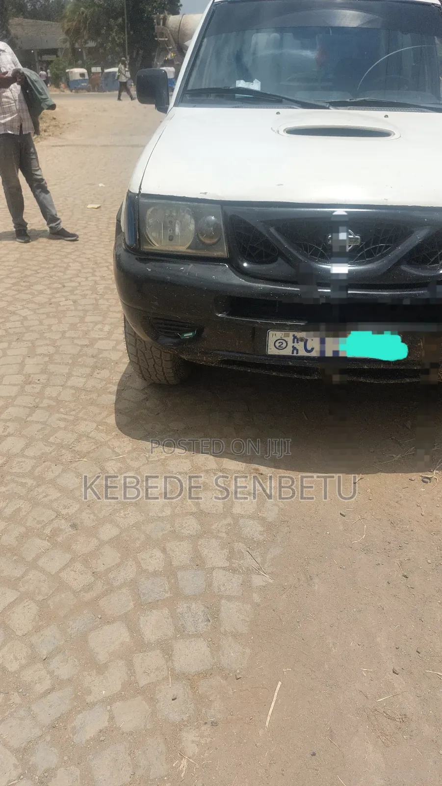 Nissan Patrol 2000 White