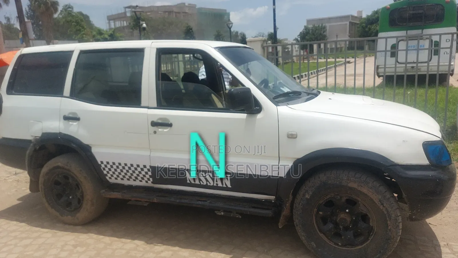 Nissan Patrol 2000 White