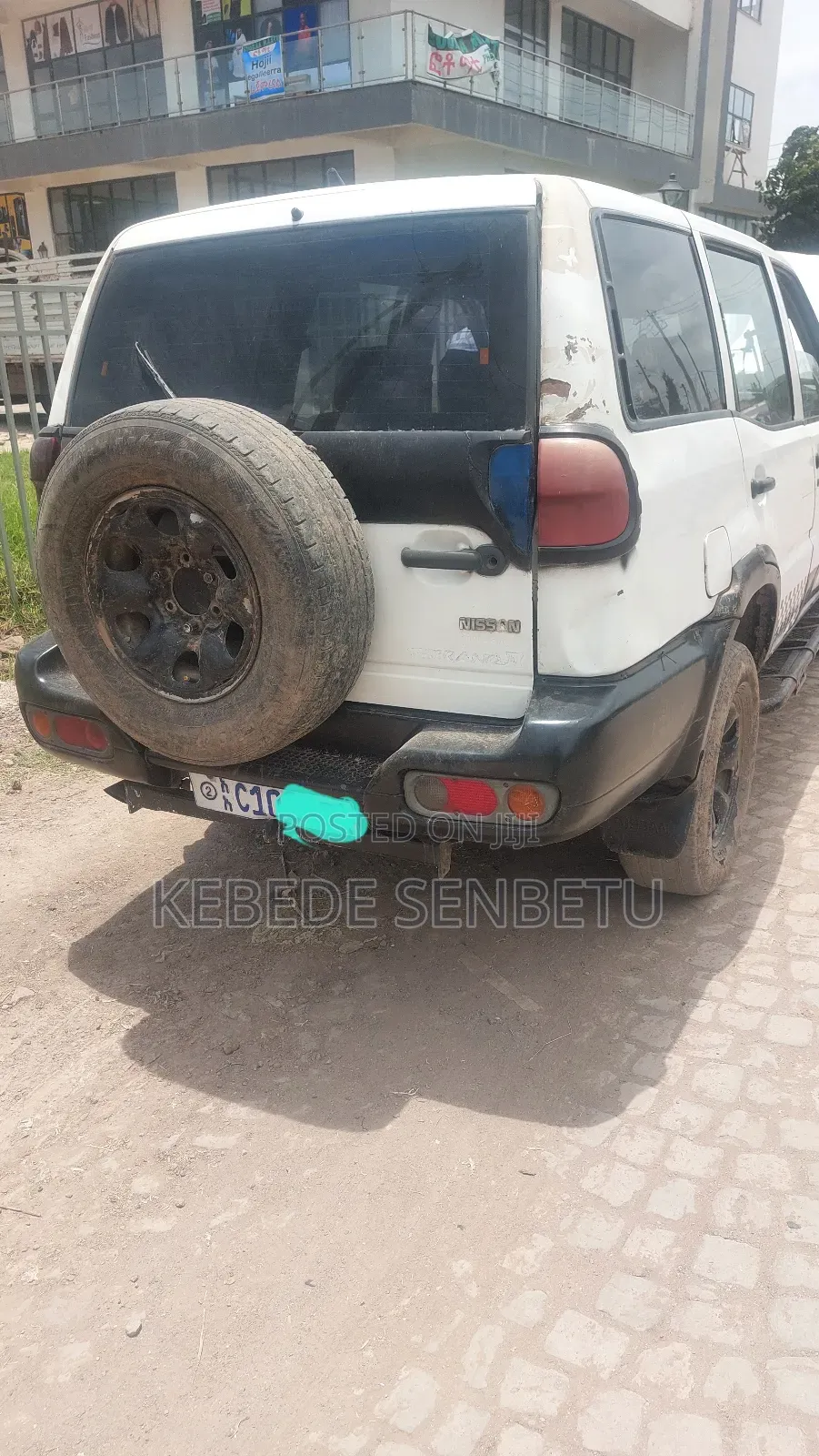 Nissan Patrol 2000 White