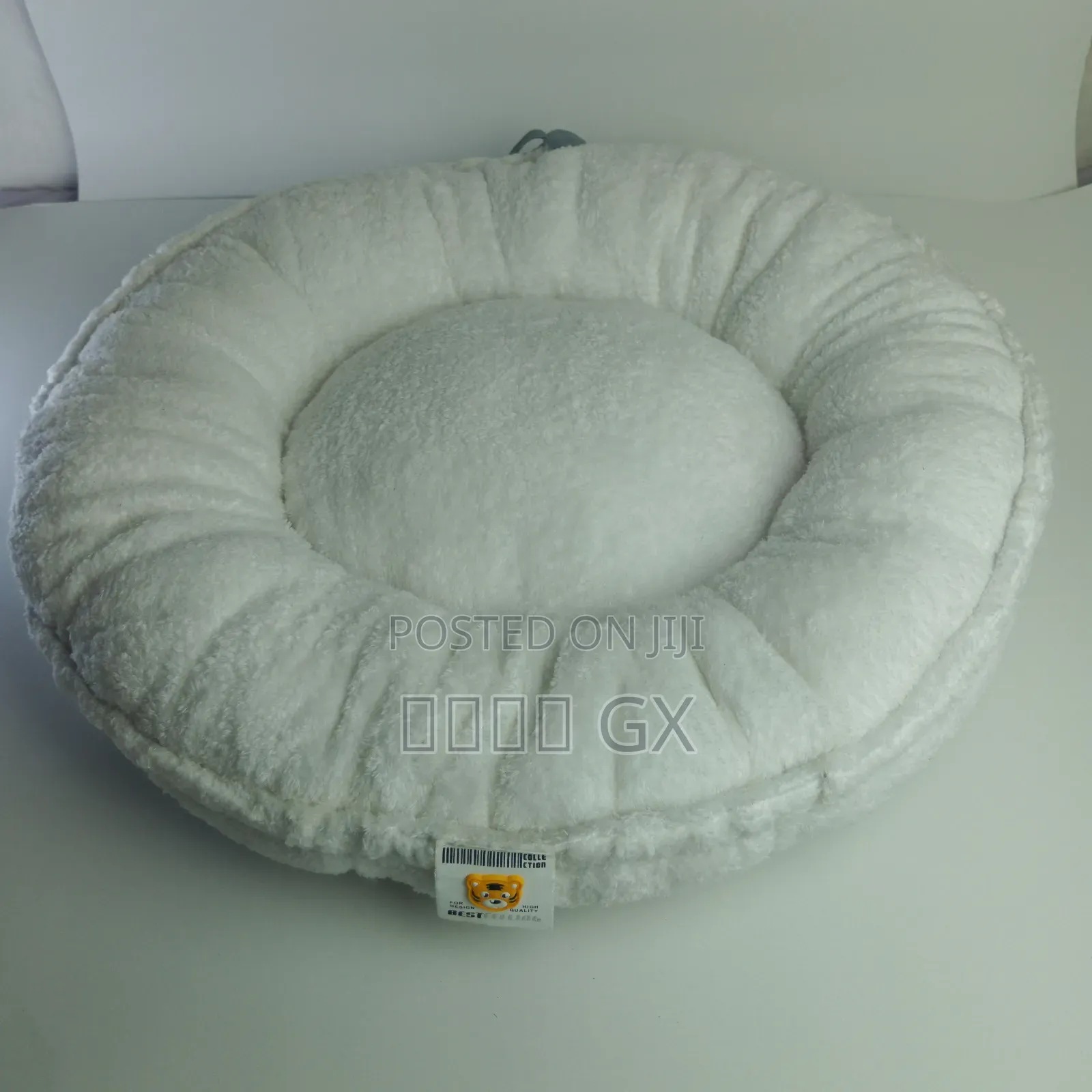 Washable White Goofy Pet Bed• Cat Bed