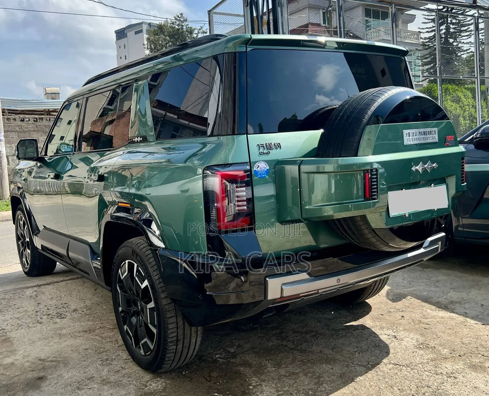 New BYD Leopard 8 2.0 Hybrid AWD 2025 Green