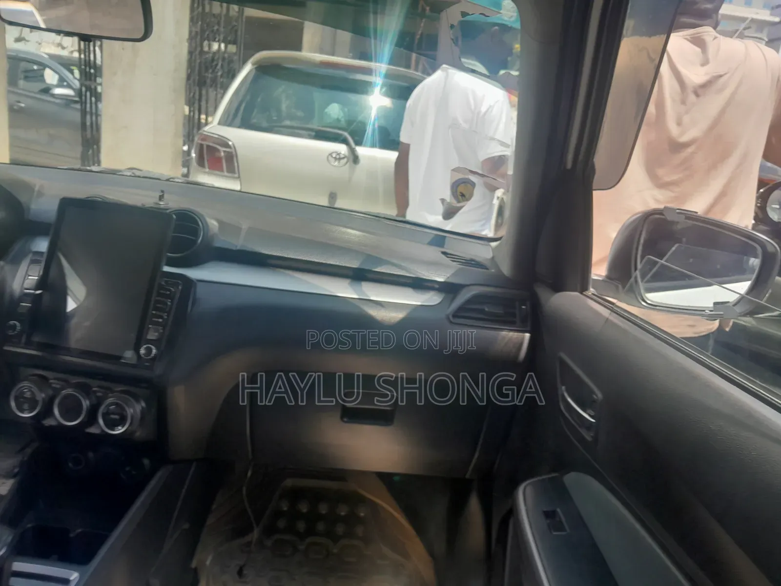 Suzuki Swift 2021 White