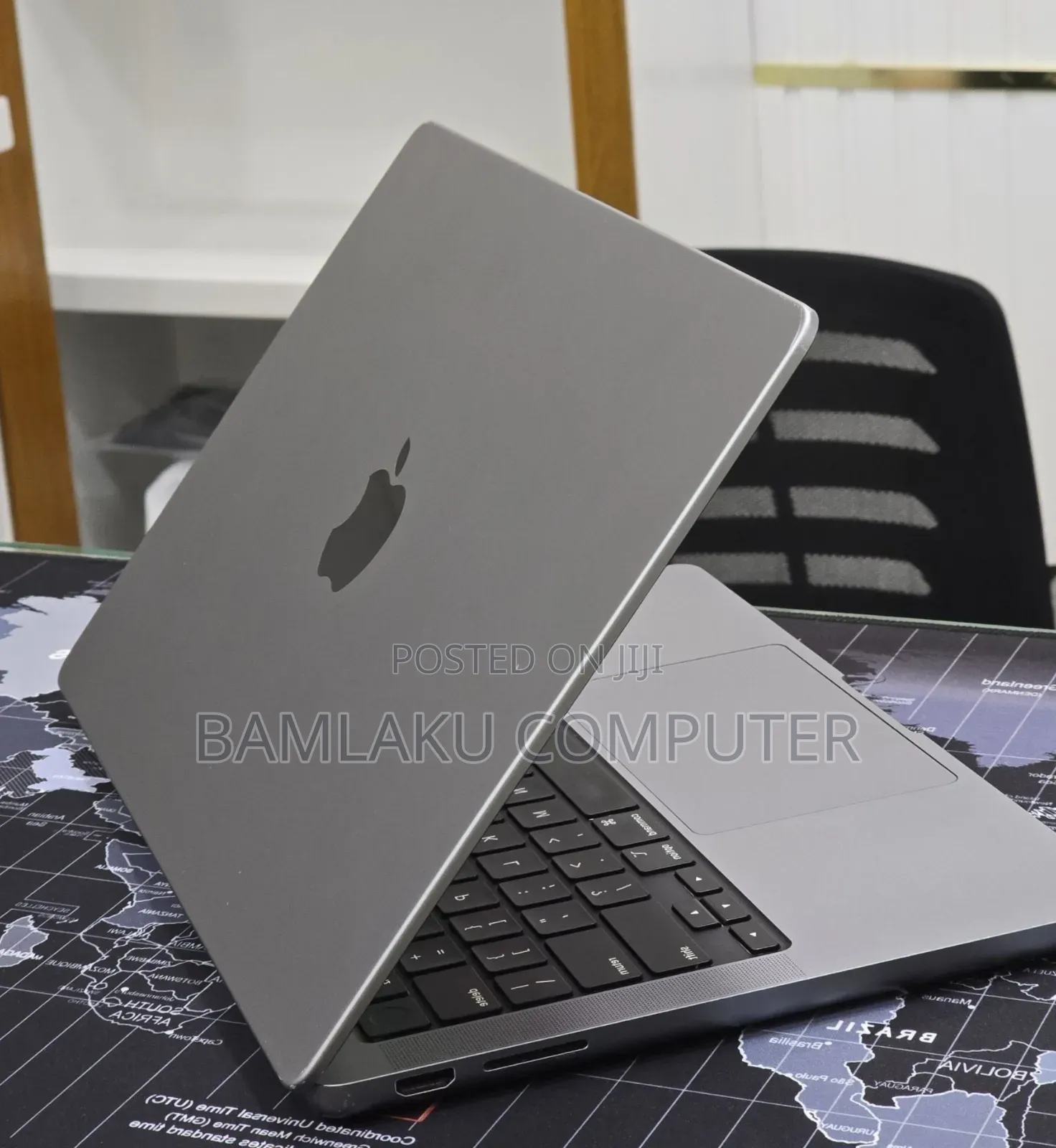 New Laptop Apple MacBook Pro 2023 M3 Pro 8GB Apple M3 Pro SSD 512GB
