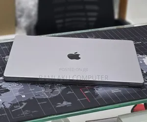 New Laptop Apple MacBook Pro 2022 M2 16GB Apple M2 SSD 512GB
