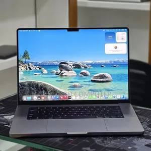 New Laptop Apple MacBook Pro 2022 M2 16GB Apple M2 SSD 512GB