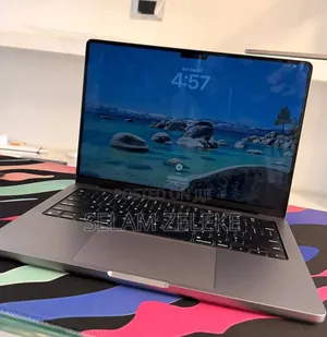 New Laptop Apple MacBook Pro 2023 M3 8GB Apple M3 Pro SSD 512GB