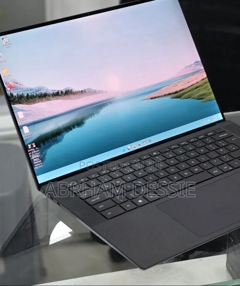 New Laptop Dell 16GB Intel Core i7 SSD 512GB