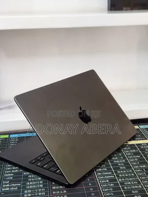 New Laptop Apple MacBook 16GB Apple M4 SSD 512GB