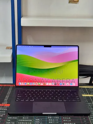 New Laptop Apple MacBook 16GB Apple M4 SSD 512GB