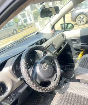 Toyota Yaris 2012 Gray