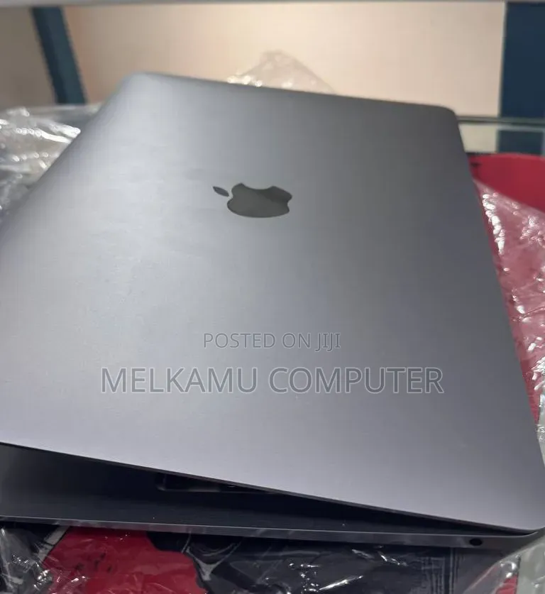 New Laptop Apple MacBook Air 2018 8GB Intel Core i5 SSD 128GB