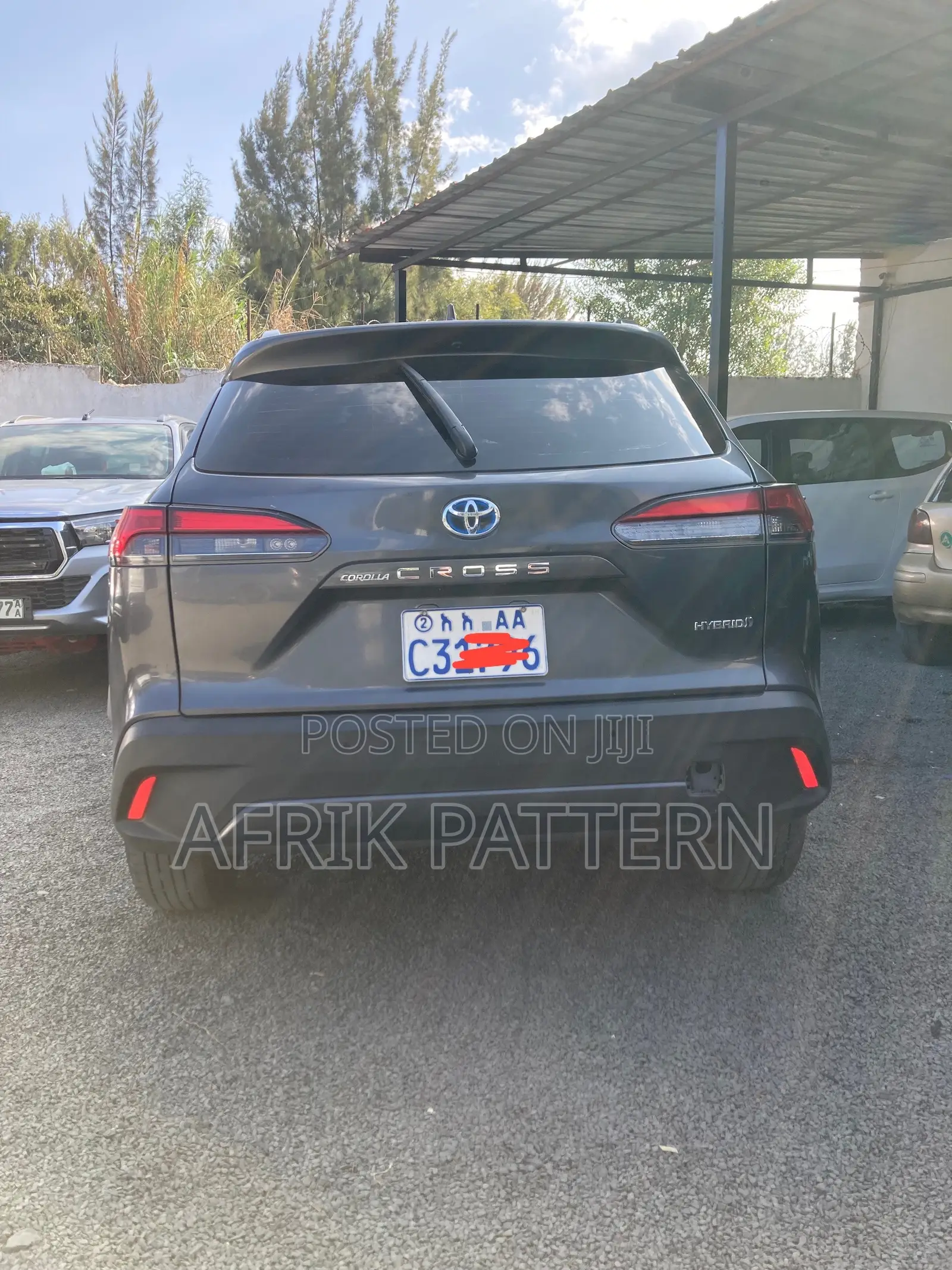 Toyota Corolla Cross 1.8 Hybrid AWD 2022 Gray