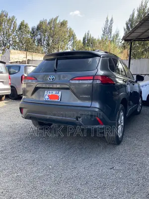 Toyota Corolla Cross 1.8 Hybrid AWD 2022 Gray