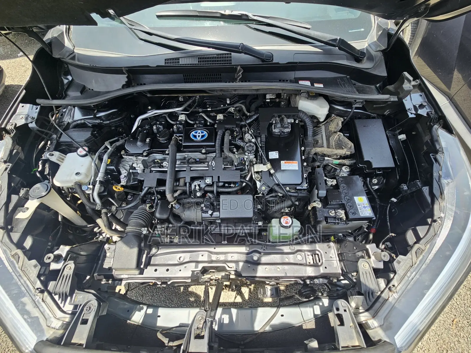 Toyota Corolla Cross 1.8 Hybrid AWD 2022 Gray