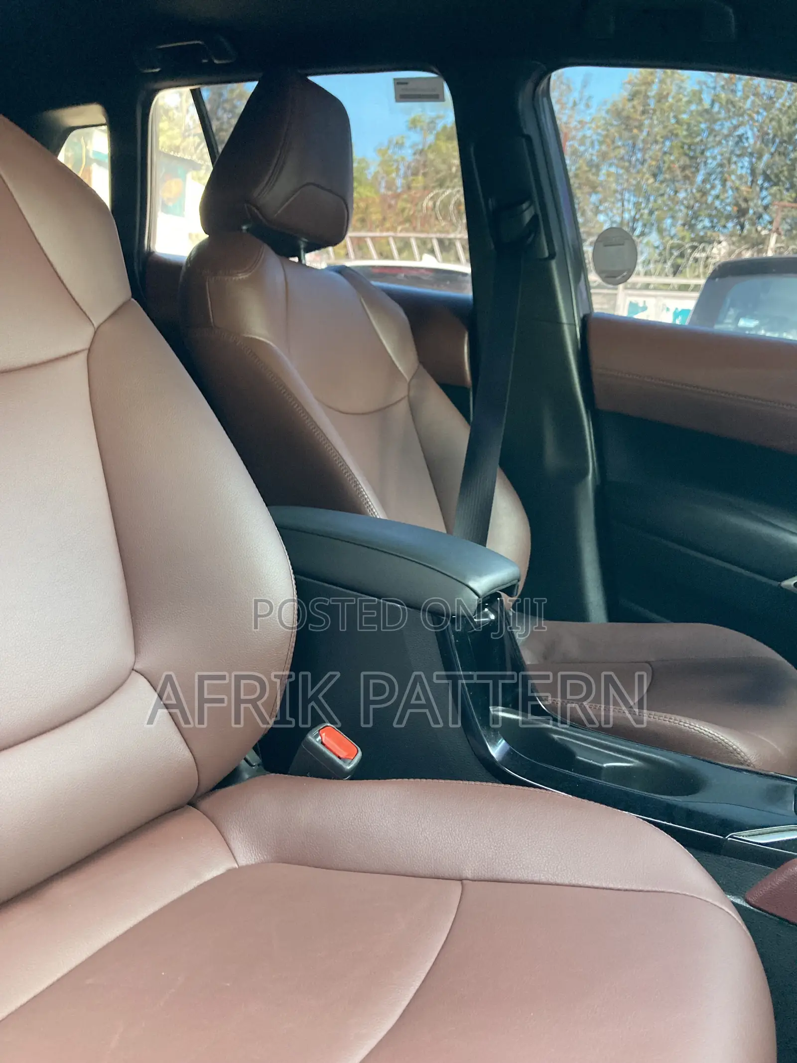 Toyota Corolla Cross 1.8 Hybrid AWD 2022 Gray
