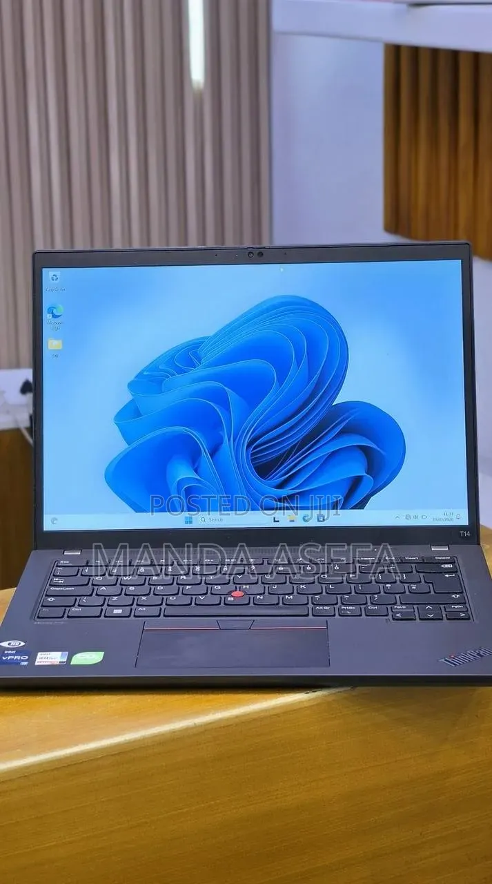 New Laptop Lenovo ThinkPad T14 16GB Intel Core i7 SSD 512GB