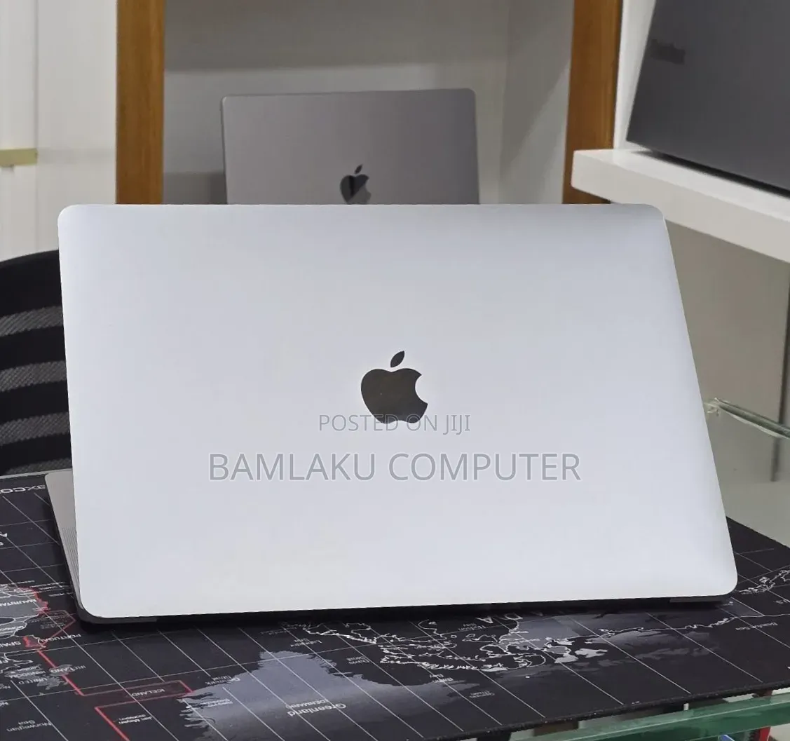New Laptop Apple MacBook Pro 2020 M1 8GB Apple M1 Pro SSD 256GB