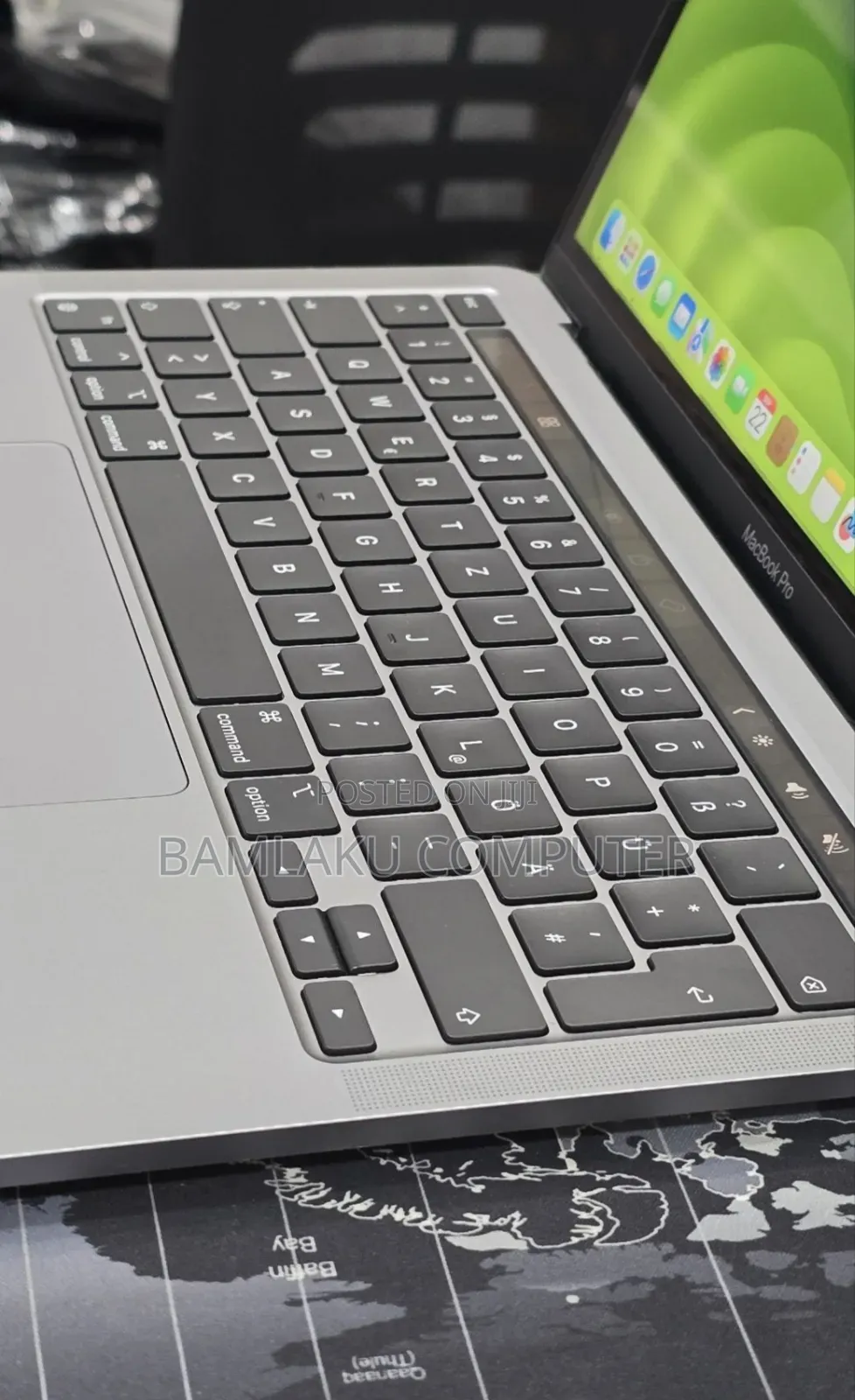 New Laptop Apple MacBook Pro 2020 M1 8GB Apple M1 Pro SSD 256GB