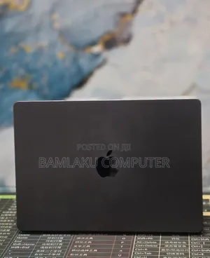 New Laptop Apple MacBook Pro 2024 M4 16GB Apple M4 Pro SSD 512GB