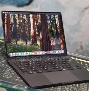 New Laptop Apple MacBook Pro 2024 M4 16GB Apple M4 Pro SSD 512GB