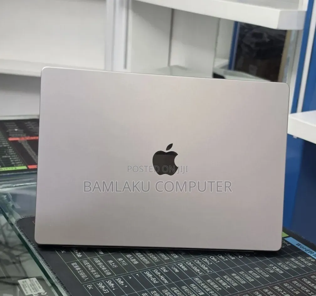 New Laptop Apple MacBook Pro 2021 M1 32GB Apple M1 Pro SSD 512GB