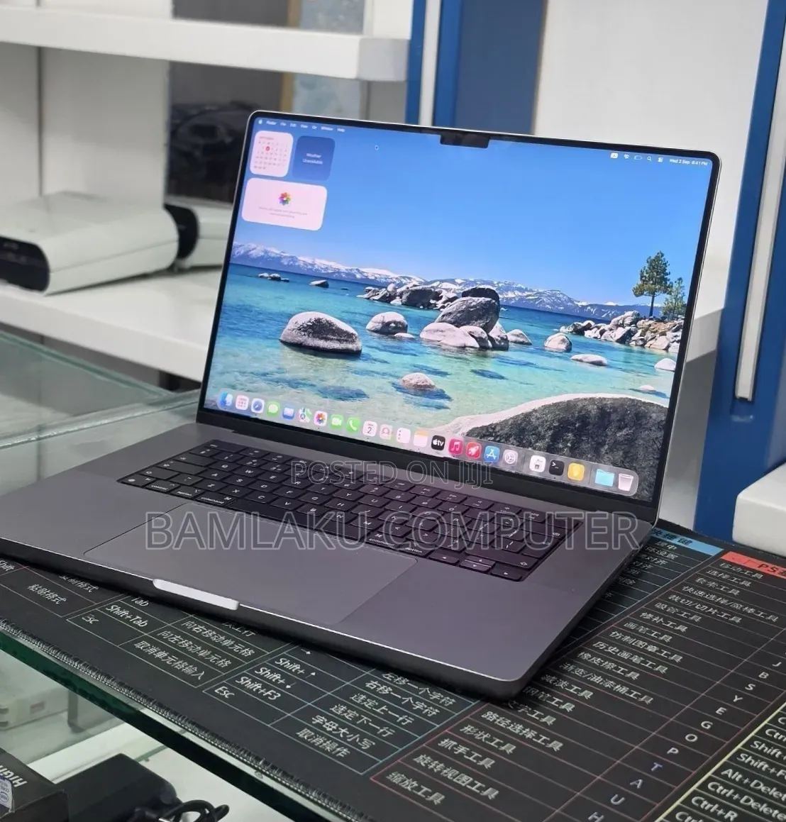 New Laptop Apple MacBook Pro 2021 M1 32GB Apple M1 Pro SSD 512GB