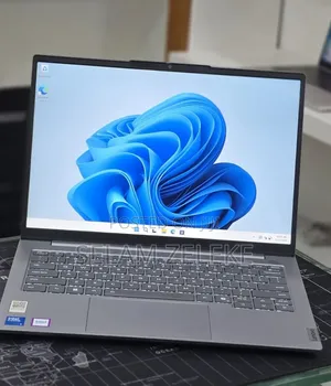 New Laptop Lenovo 16GB Intel Core Ultra 5 SSD 512GB