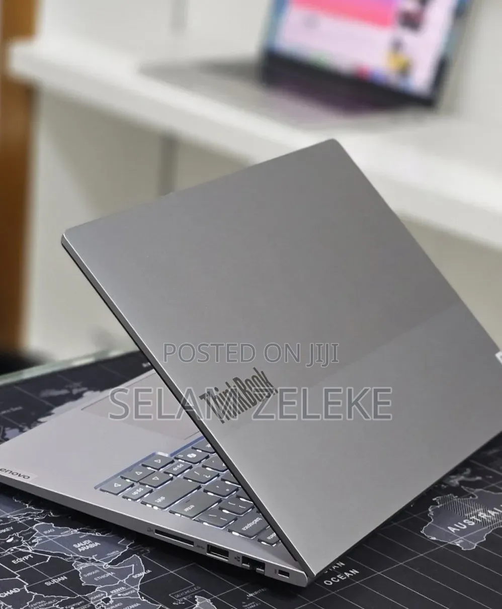 New Laptop Lenovo 16GB Intel Core Ultra 5 SSD 512GB