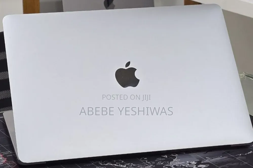 New Laptop Apple MacBook Pro 2020 8GB Apple M1 Pro SSD 256GB