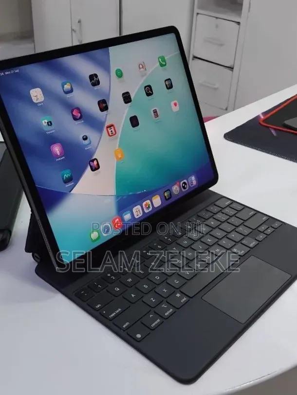 New Apple iPad Pro 256 GB Red