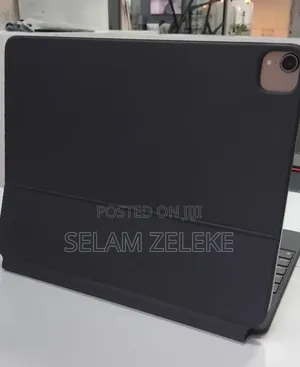 New Apple iPad Pro 256 GB Red