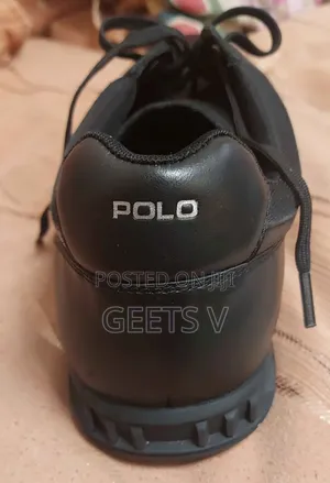 ጫማ Us Polo