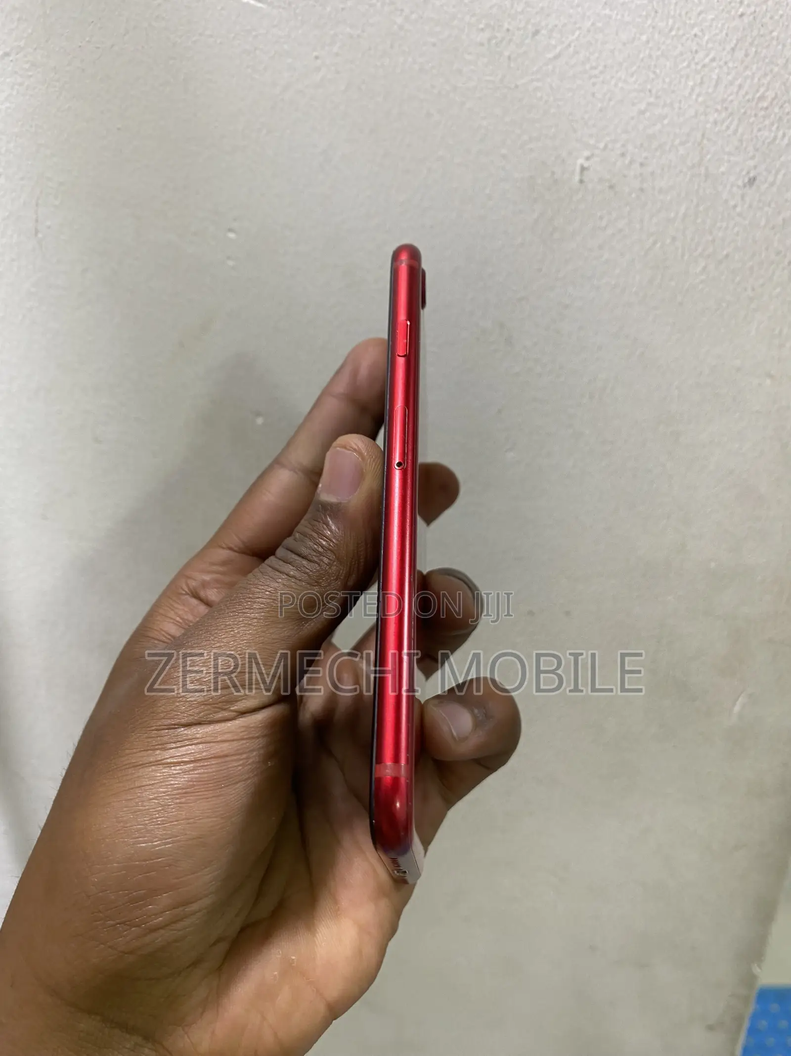 Apple iPhone SE (2020) 64 GB Red