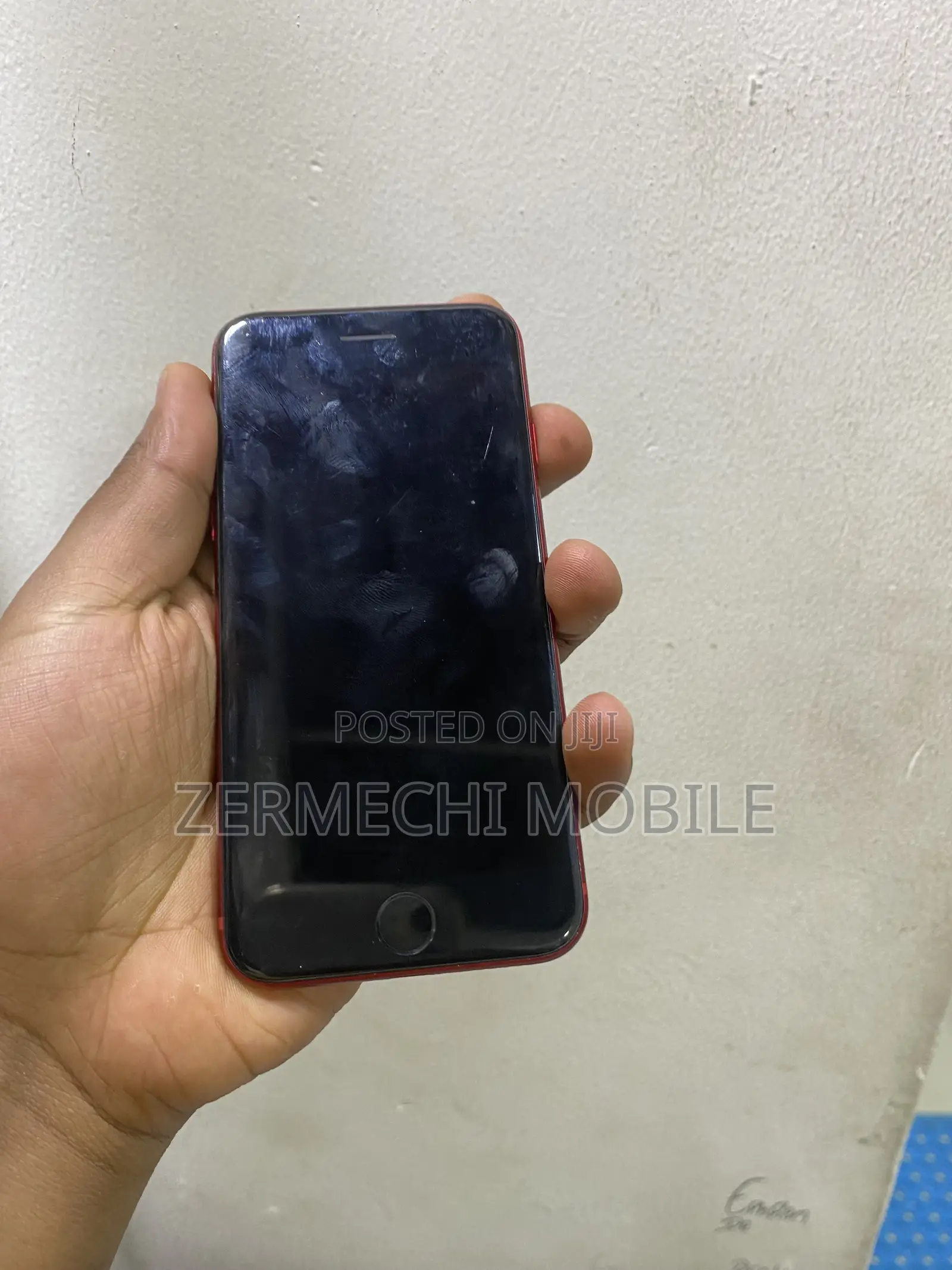Apple iPhone SE (2020) 64 GB Red
