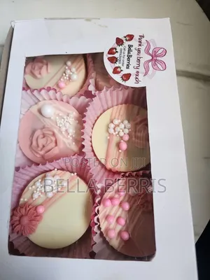 Chocolate Covered Oreo With So Unique Docrations for Gifts