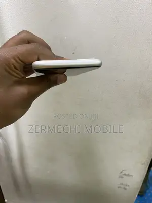 Apple iPhone 11 128 GB White