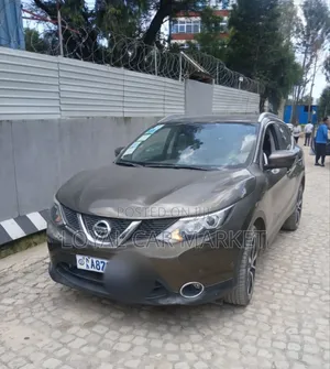 Nissan Qashqai 2017 Brown