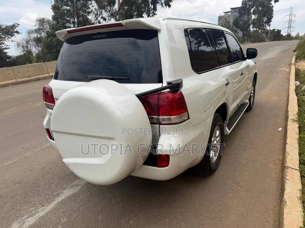 Toyota Land Cruiser 2010 White