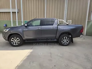 Toyota Hilux Revo Double Cab Deisel 2.4 AWD 2017 Gray