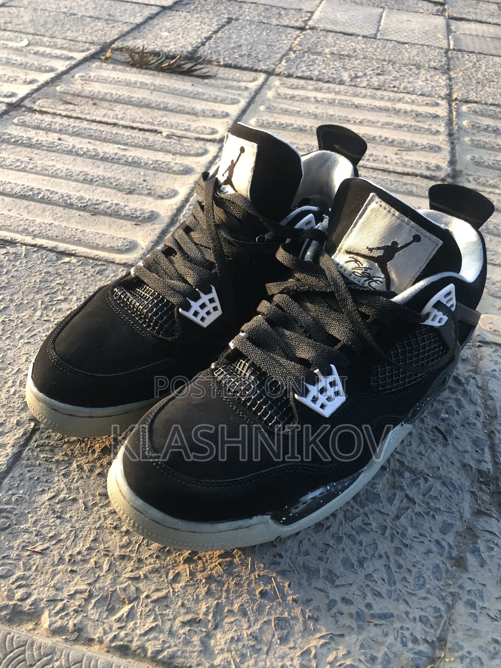 Jordan 4 Black 43 Size