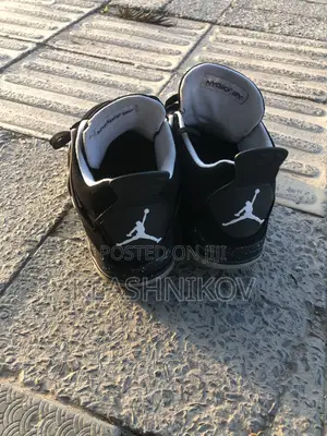 Jordan 4 Black 43 Size