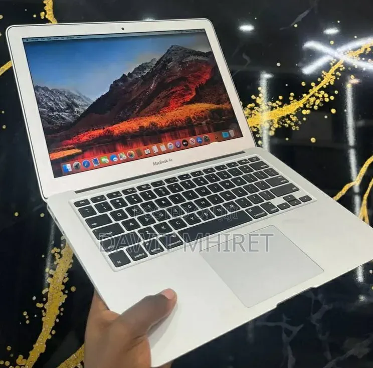 New Laptop Apple MacBook Air 2017 8GB Intel Core i5 SSD 128GB
