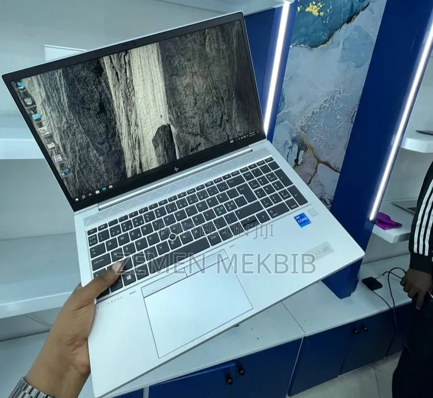 New Laptop HP EliteBook 850 G8 16GB Intel Core i5 SSD 512GB